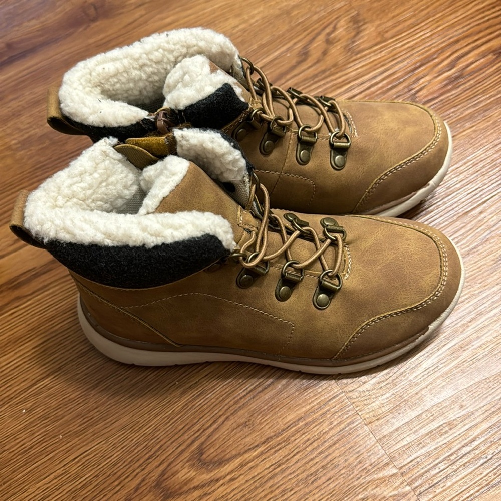 Falls Creek Jamie Wheat NWT boy boots